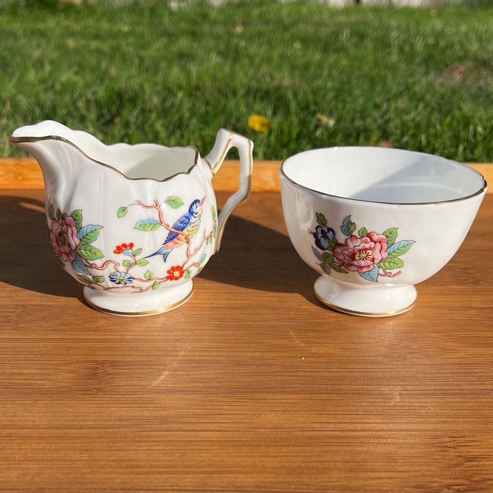 Aynsley Pembroke Fine English Bone China Sugar Bowl and Cream Pitcher